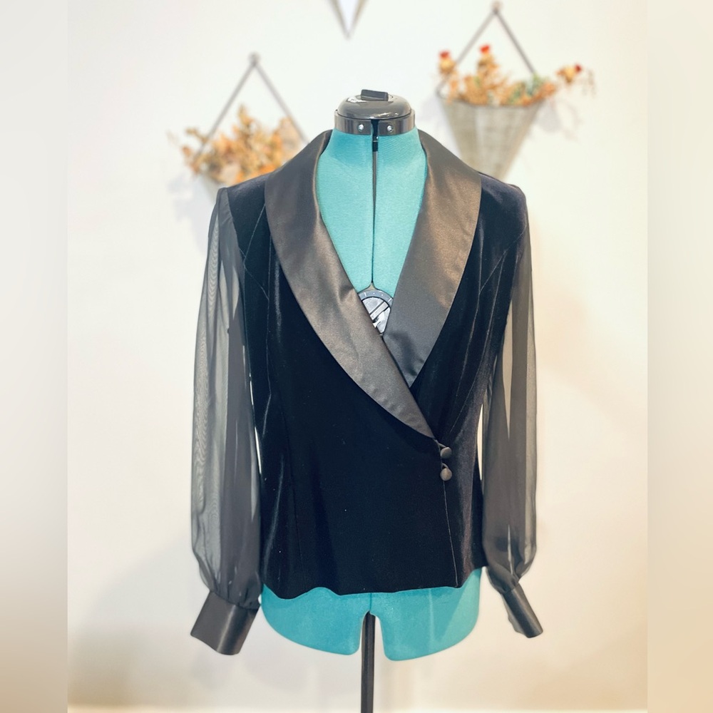 Alex Evenings black velvet top with sheer sleeves Sz M Satin Collar Going Out
